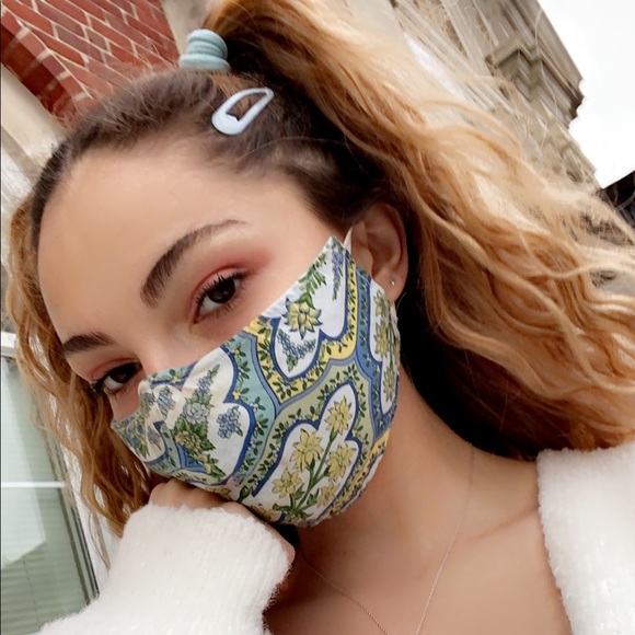 Meet your Posher, Zoe - Picture 5 of 7